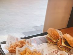 -The Habit Burger Grill 哈比特汉堡(世博店)