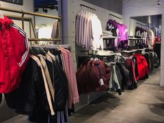 -阿迪达斯(武林银泰三叶草店)