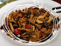 茶树菇炒鸡杂-兴农记