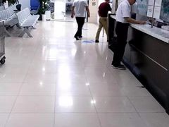 -上海大学附属上海和平眼科医院
