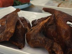 红烧乳鸽-畔山酒店中餐厅