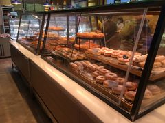 面包甜点陈列柜-巴黎贝甜(大宁国际商业广场店)