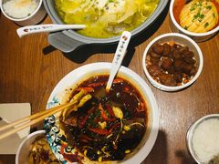 -渝是乎酸菜鱼(龙旗购物中心店)