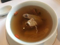 海椰皇松茸炖花菇-宝丽轩中餐厅BAOLIXUAN