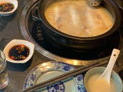 -大匠工房古船木艺术餐厅·猪肚鸡专门店(长白仙岛店)