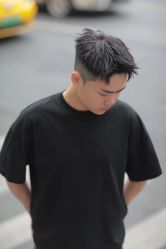 -一家只做男发烫染的店