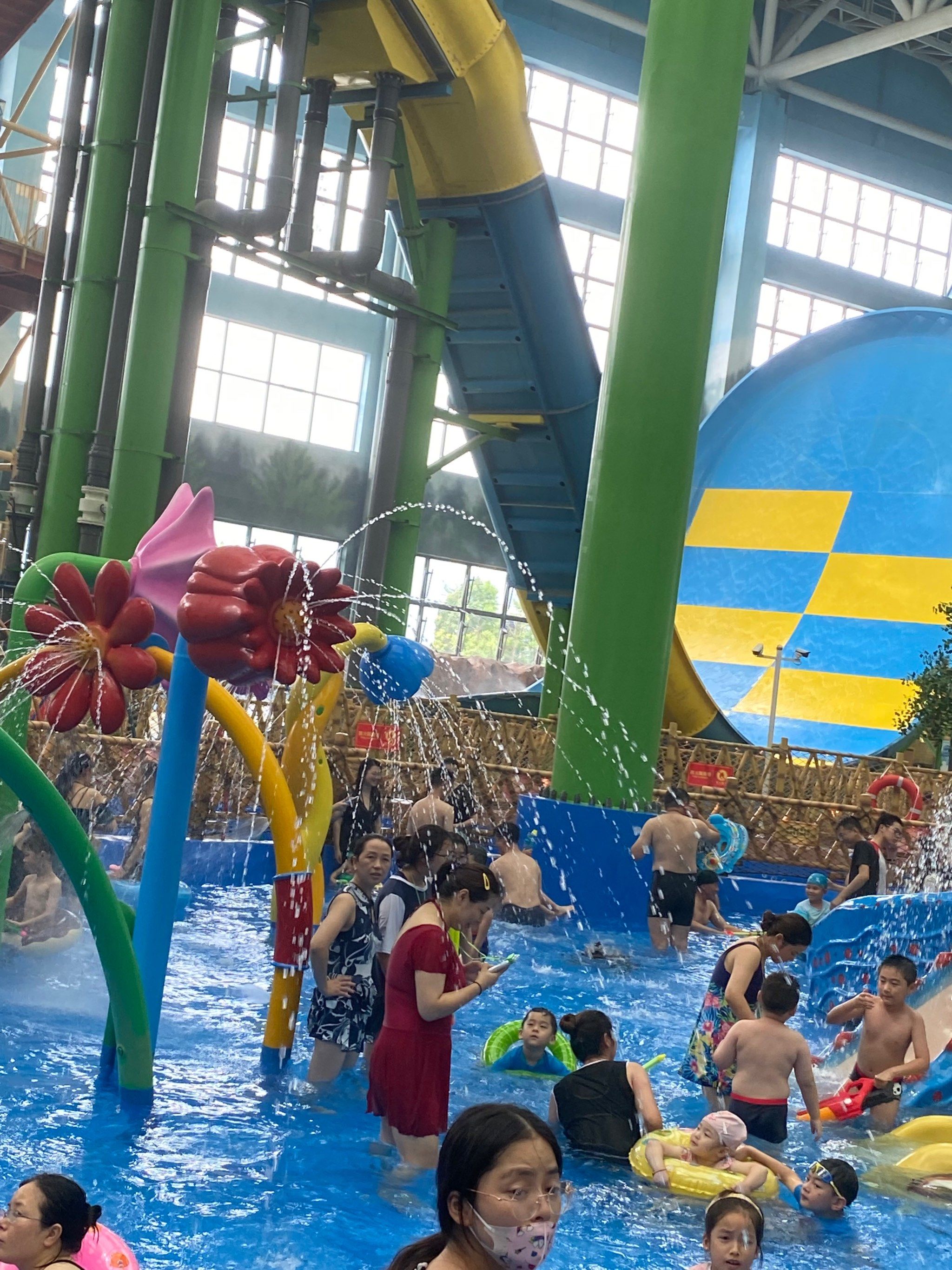 防晒星人的避暑天堂!上海周边超大室内水上乐园