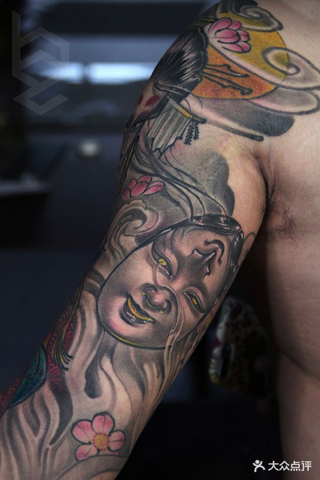 白泽刺青-黑灰作品-纹身秀-黑灰作品图片-昆明丽人-大众点评网