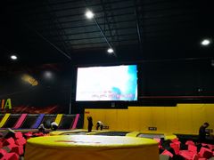-嘿哟动霸CHUA·新潮玩运动娱乐中心·蹦床滑冰团建乐园