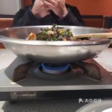 江渔儿酸菜鱼(合地广场店)环境好，品牌VI做得不错