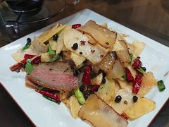 -石磨豆花家常菜·牦牛排土火锅