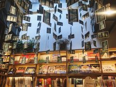 -猫的天空之城概念书店(杭州南宋御街店)