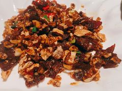 白辣椒炒腊牛肉-凤凰湘语·湘粤鲜融(浦东旗舰店)