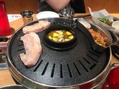 -江南猪肉商会无限续吃(弘大店)