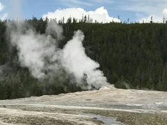 -老忠实间歇泉