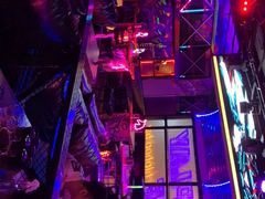 -UP嘻哈酒吧(粉巢店)