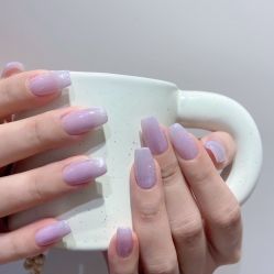 -花岐款式专研健康美甲沙龙