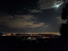 -鬼笑石后山停车场
