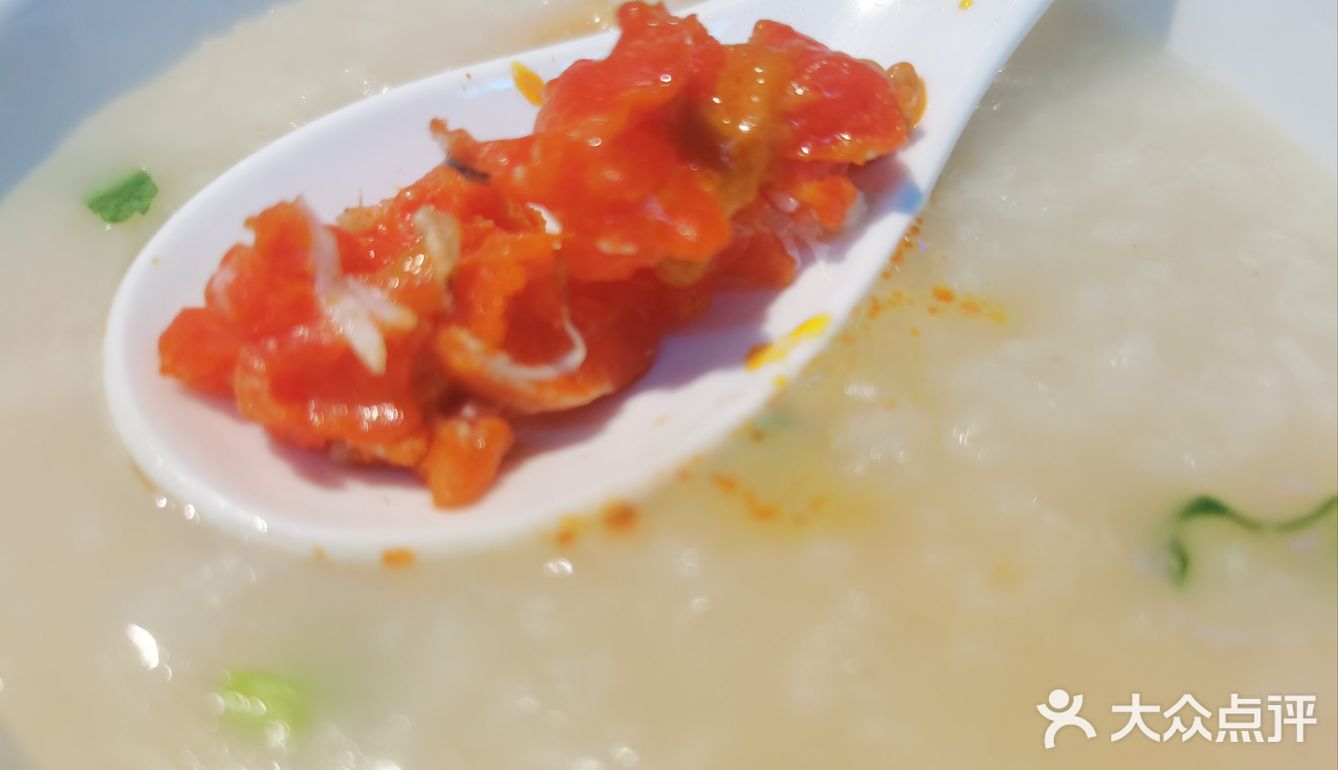 一套下来超舒服。吃一轮蒸一轮，三轮海鲜下肚就饱饱的啦