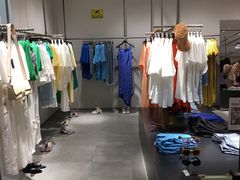 -URBAN REVIVO(欢乐海岸购物中心店)