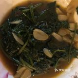 剪刀，黑胡椒。制作步骤：1，清洗螃蟹