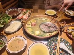 -洱火云南酸菜牛肉火锅(石景山当代商城店)