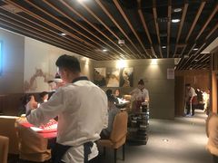 大堂-海底捞火锅鲜切牛肉主题店(长寿路店)