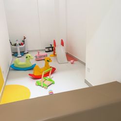 -Pony Baby宝尼婴幼儿游泳SPA馆