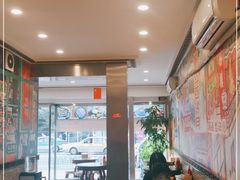 大堂-广信牛奶甜品世家(台东店)