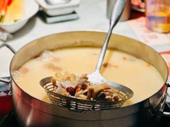 -尚尚仙·酸汤猪手·猪肚鸡火锅(华联万柳购物中心店)