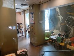 大堂-麦当劳(龙洞店)