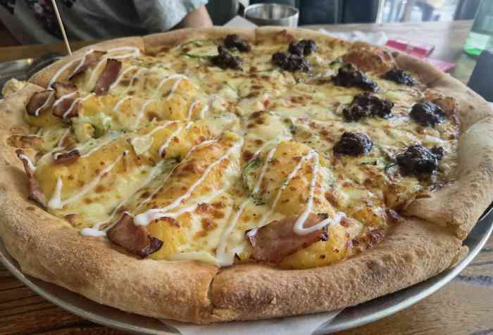 fly pizza & hoodadak chicken-"来这里很多次了～完美～～～～经常