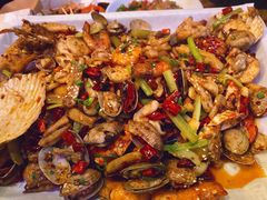 -胡桃里音乐餐厅(陶溪川店)(川湘赣菜·世界百大酒庄直供红酒·音乐表演)
