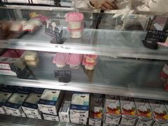 零售区-蜜蜂小象·榴莲千层蛋糕(时代汇11栋店)