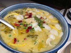 金汤酸菜鱼-绿茶餐厅(光谷世界城步行街店)