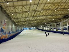 -乔波室内滑雪场