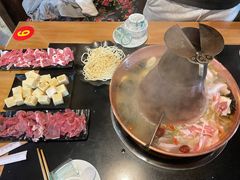 -果松木炭酸菜铜火锅·外婆参鸡汤