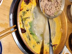 -洱火云南酸菜牛肉火锅(石景山当代商城店)