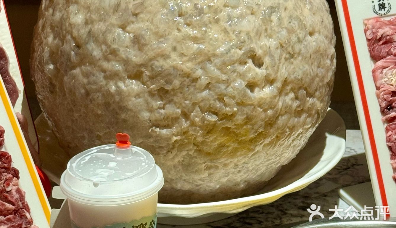 在青岛吃到了比我的头还大的虾滑… 太先进了…