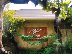 -Chom Cafe and Restaurant