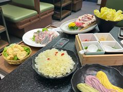 -得意咚瓜·顺德鱼生·冬瓜火锅(深圳首店)