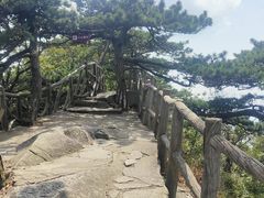-罗田薄刀峰风景区
