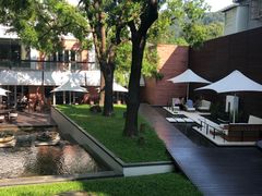 门面-三二行館(限16歲以上貴賓入館)