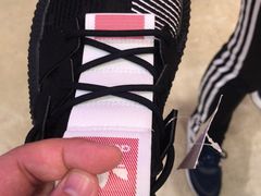 -阿迪达斯(澳门水坑尾街店)