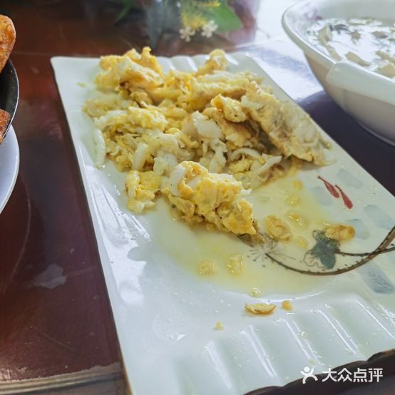 东北菜馆(上庄镇环境卫生管理所南)