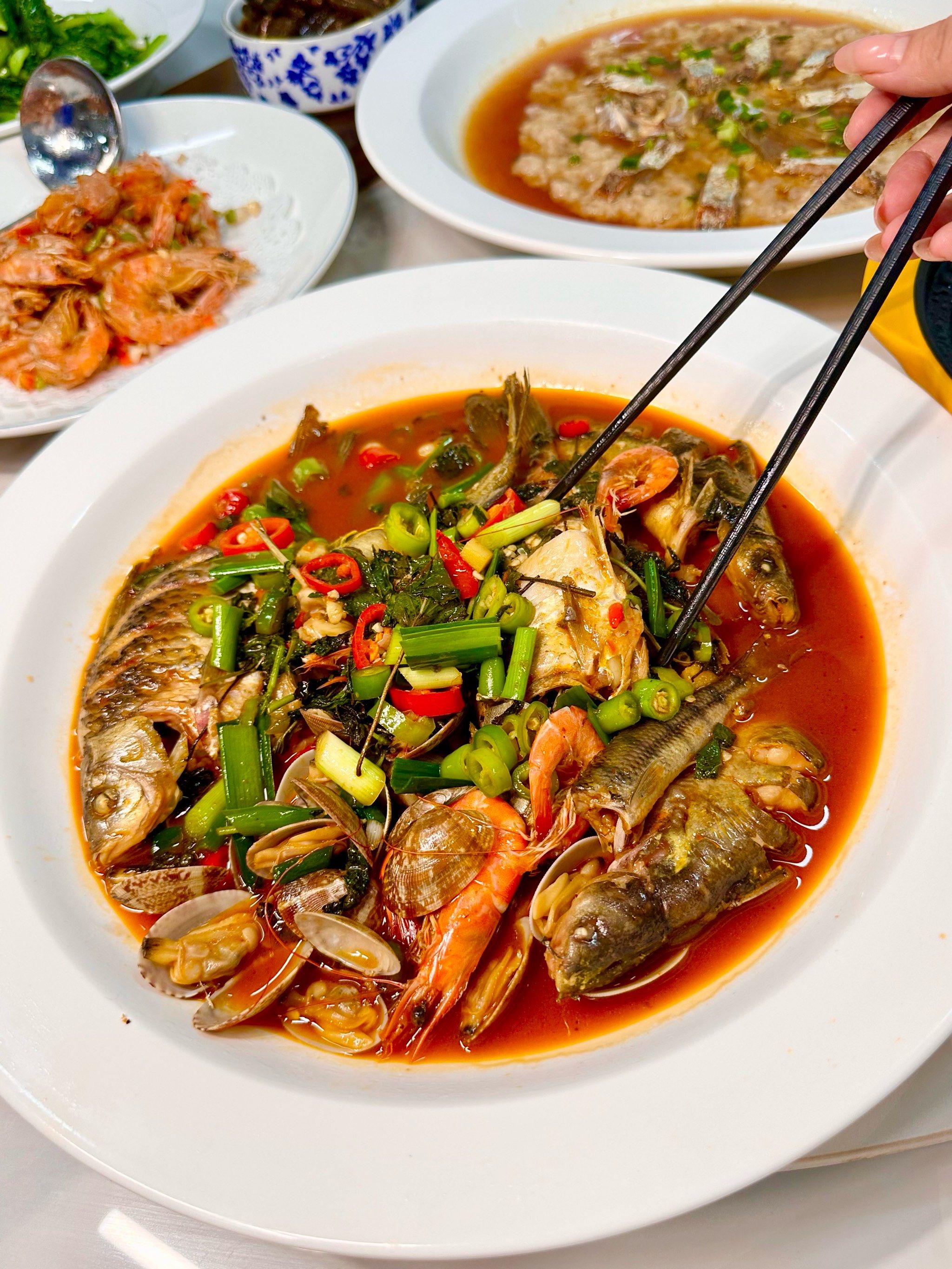 一盘江鲜
咸淡适宜,老板20多年餐饮经验!对食材把握得当入口瞬间秒