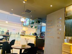 -POKEE VIA&Brunch·维娅(重庆来福士店)