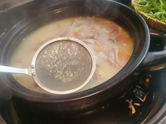 -大匠工房古船木艺术餐厅·猪肚鸡专门店(长白仙岛店)
