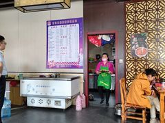 大堂-陈记生蚝烧烤炒菜火锅