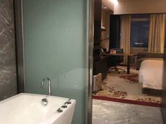 -上海龙之梦万丽酒店